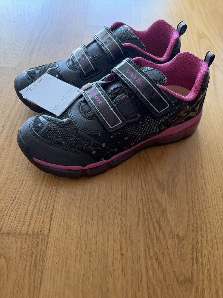 Geox Scarpe per ragazze: Geox gr.36 – Nuovo (secondo la descrizione) da Andhausen venduto da bgy_y6xl 1