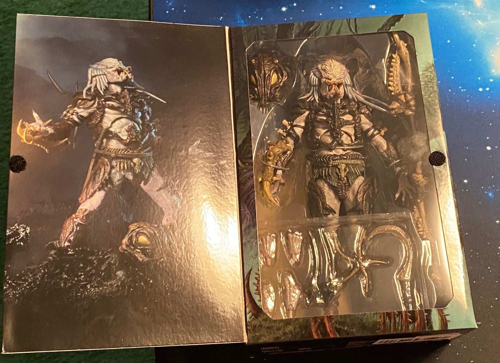 Statuette: NECA Alpha Predator Neu in OVP – Nuovo e nell'imballaggio originale da Ennetmoos venduto da Zenvo