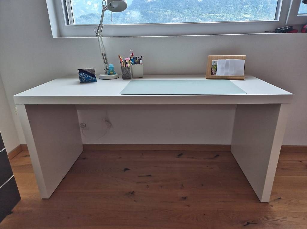 Ikea Schreibtische: Bureau Malm – Gebraucht aus Corin-de-la-Crête von Ejoeli