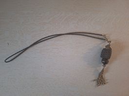lange schwarze Kette m/Lederriemen u austauschbarem Anhänger