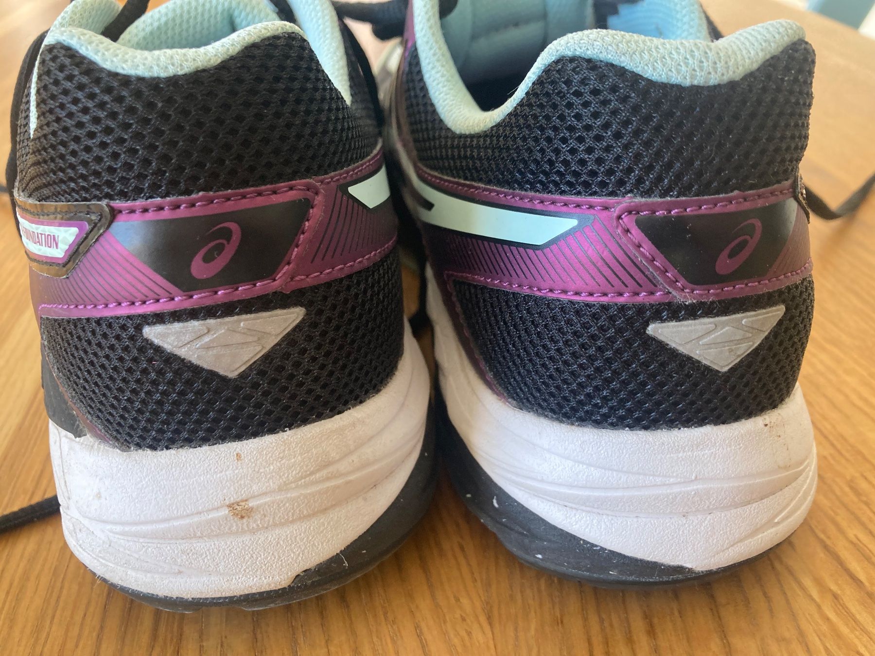 Asics Scarpe da uomo: Asics Gel-Foundation , taille39 – Usato da Confignon venduto da Gd8 5