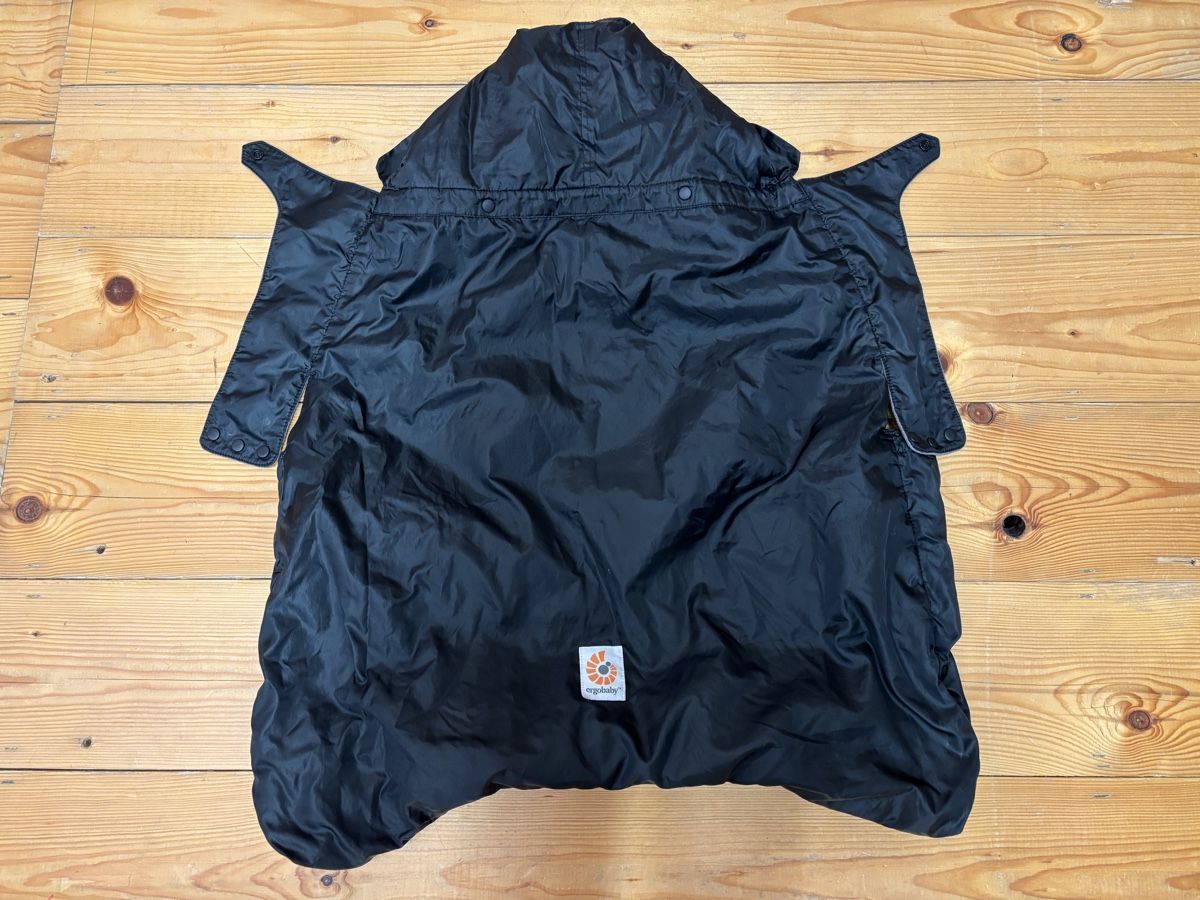 Ergobaby Porte-bébés ventraux & dorsaux: Ergobaby Winter Cover – D'occasion à Büren an der Aare par Nikito2001