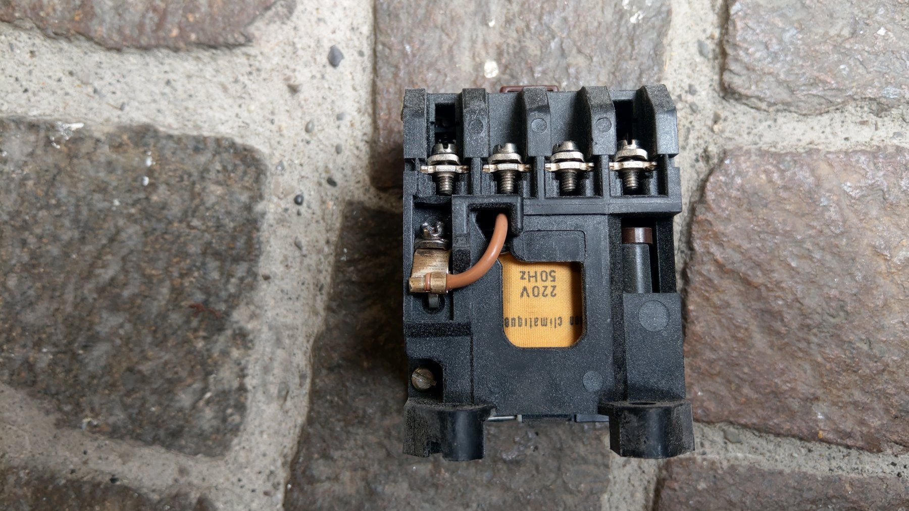 Componenti elettronici: Universal Schütz - Relais – Usato da Bern venduto da ksliqbe 3