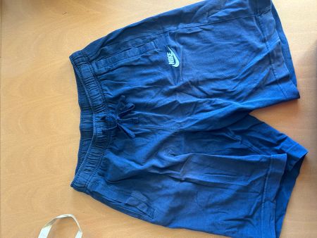 Short Nike bleu marine taille S occasion en bon état