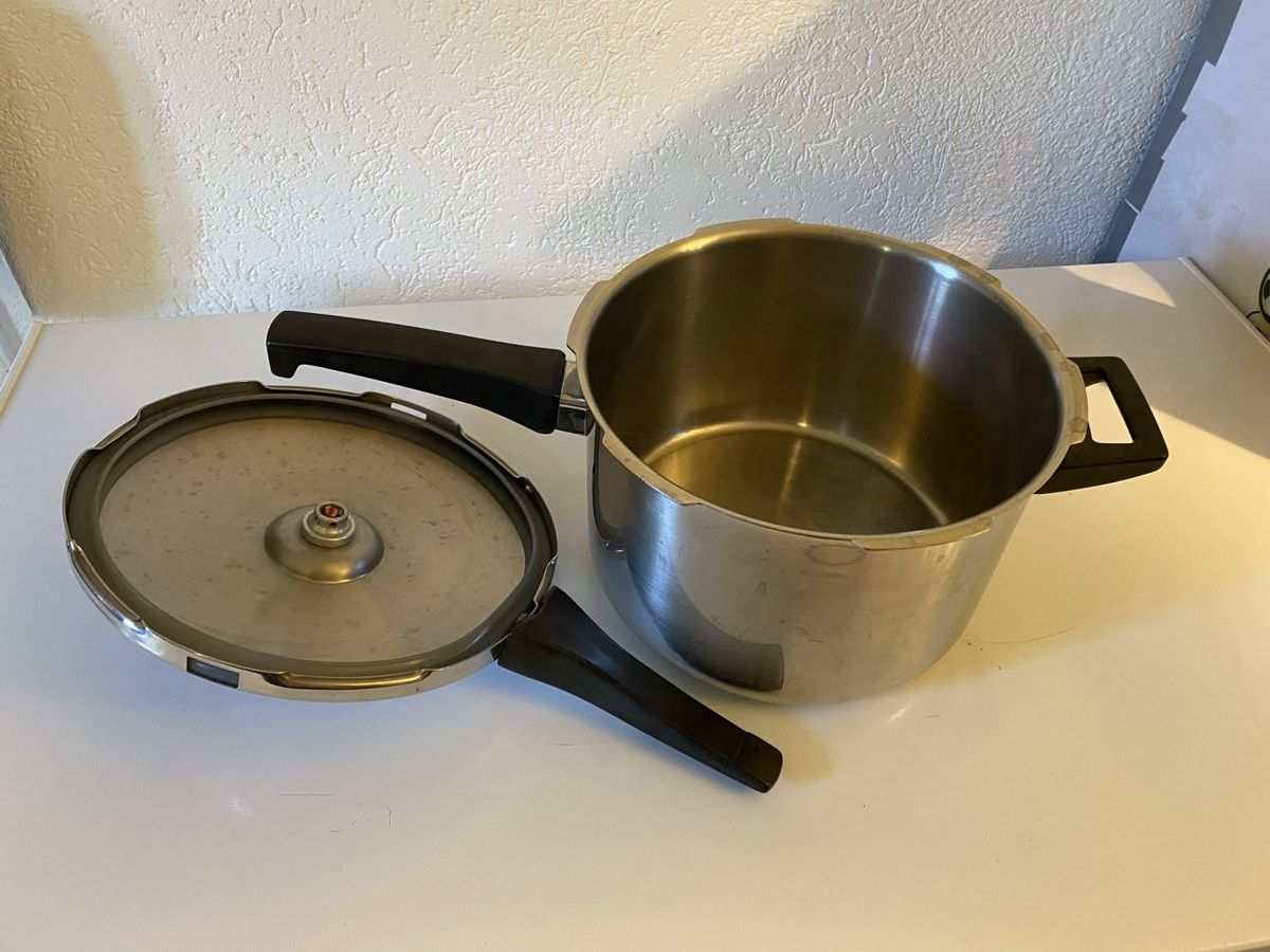 Kuhn Elettrodomestici da cucina: Kuhn Rikon Duromatic - Pressure Cooker - Great Condition – Usato da Bettingen venduto da Ya1000 1