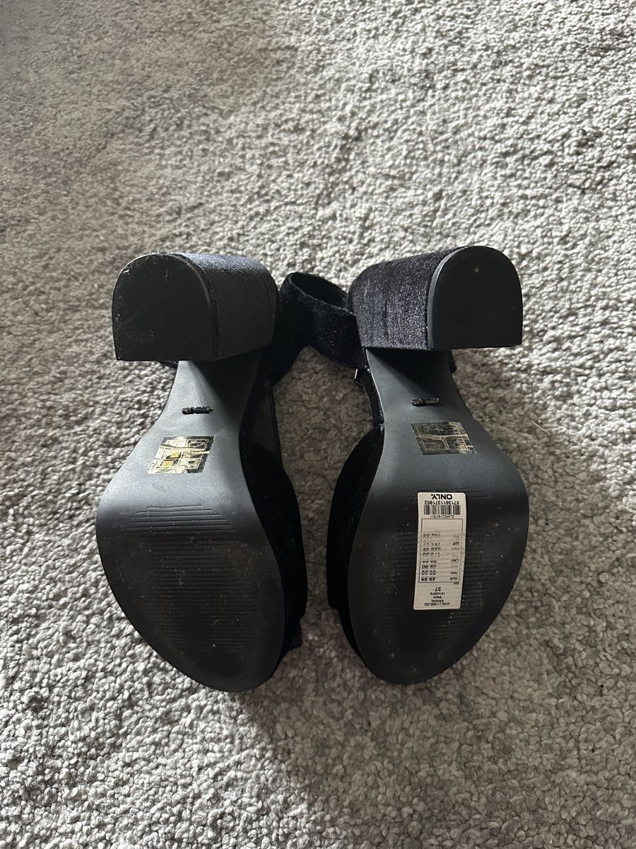 Scarpe da donna: heels (37) – Usato da Freidorf TG venduto da driftingforthrifting 2