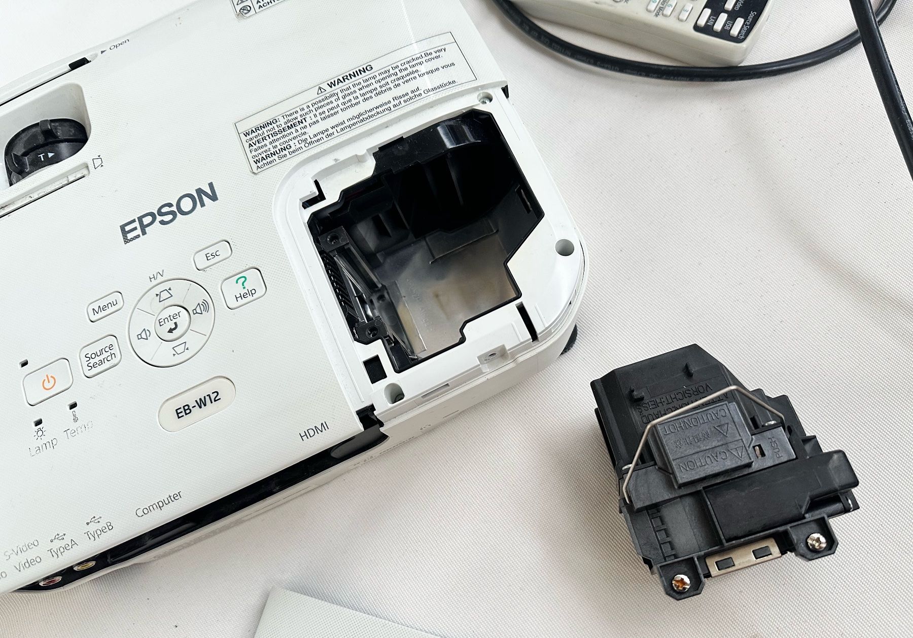 Epson Videoprojektoren: Epson EB-W12 – Defekt aus Zürich von dee_75my 5