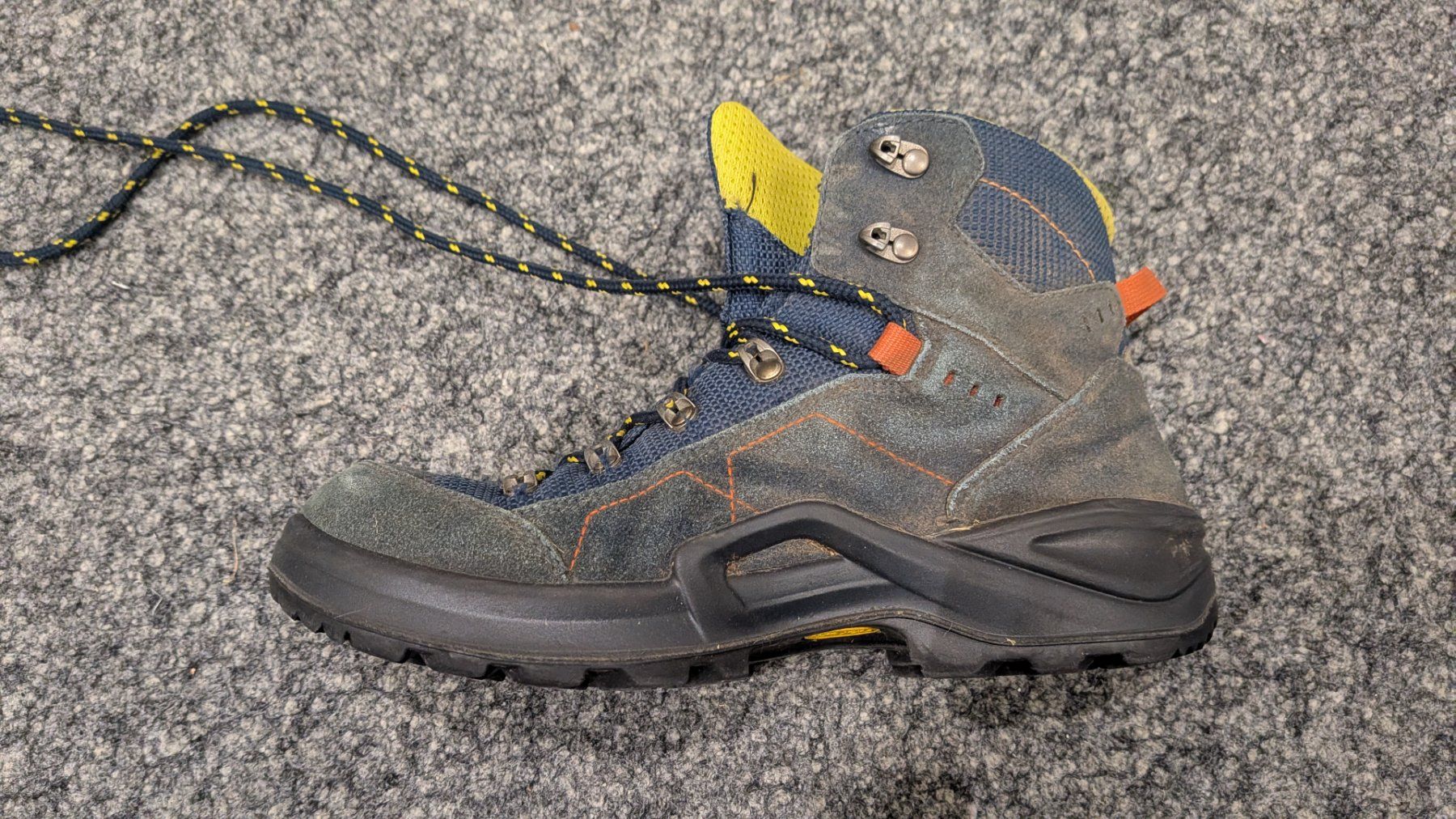 Lowa Scarpe per ragazzi: Lowa Wanderschuhe Grösse 37 – Usato da Frauenfeld venduto da mf2_yb66 1