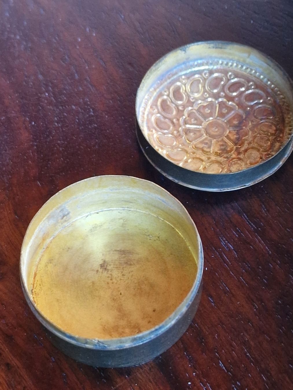 Altro in Cosmetici & Cura: Pillendose aus Messing mit Email – Usato da Uster venduto da Witchblade5 1