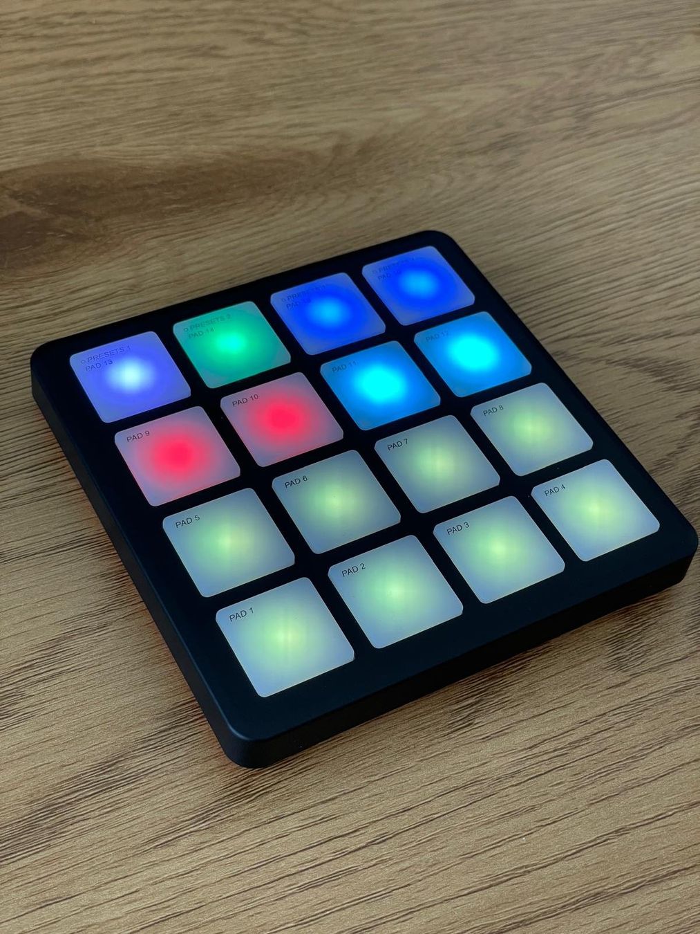 Strumenti musicali: Donner Starrypad Mini, Controller MIDI – Usato da Gordola venduto da Elliot_23 3