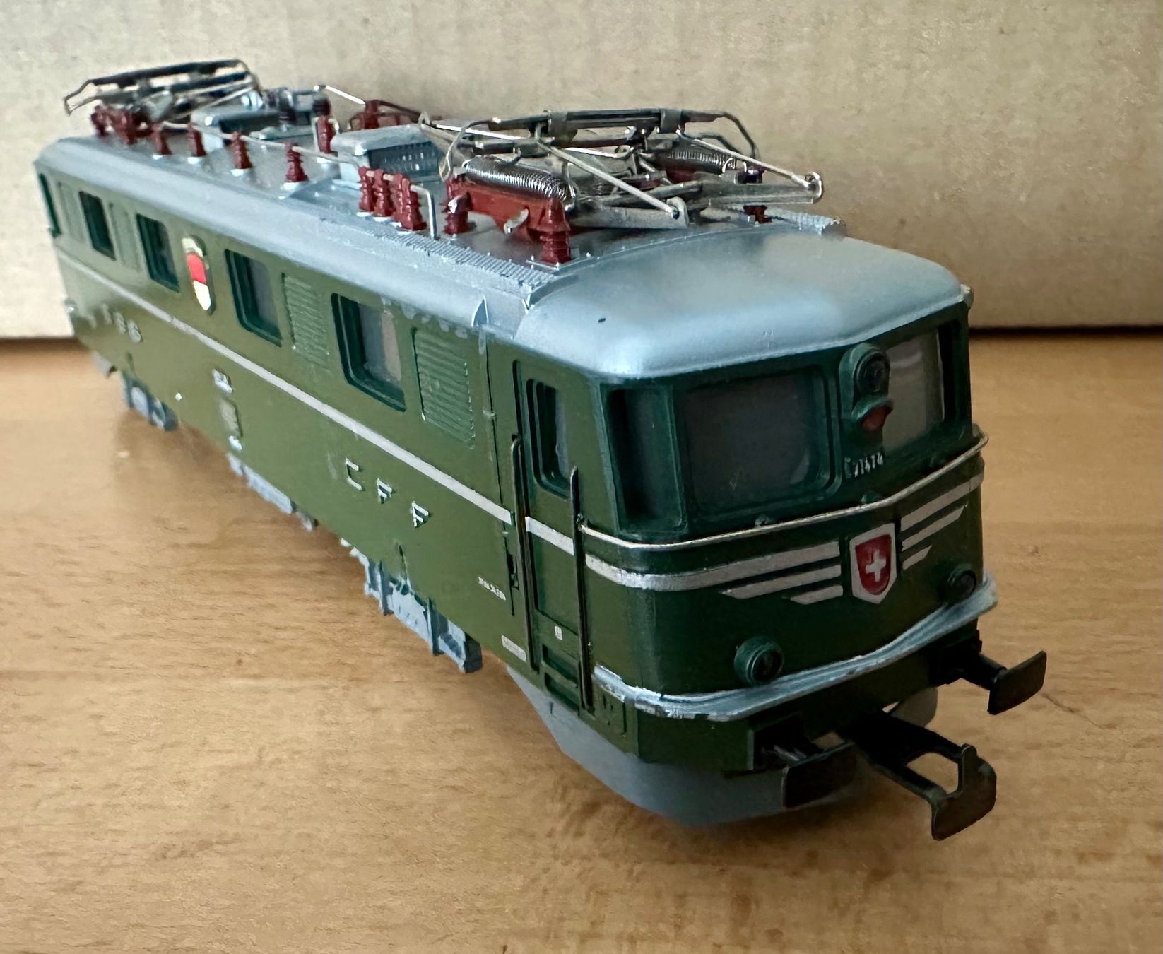 Märklin Modellini di ferrovie: Märklin AE 6/6 H0 AC Analog – Usato da Oftringen venduto da ib.85 1