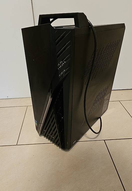 PCs: Asus ROG Strix gaming PC – D'occasion à Emmenbrücke par EvoCards