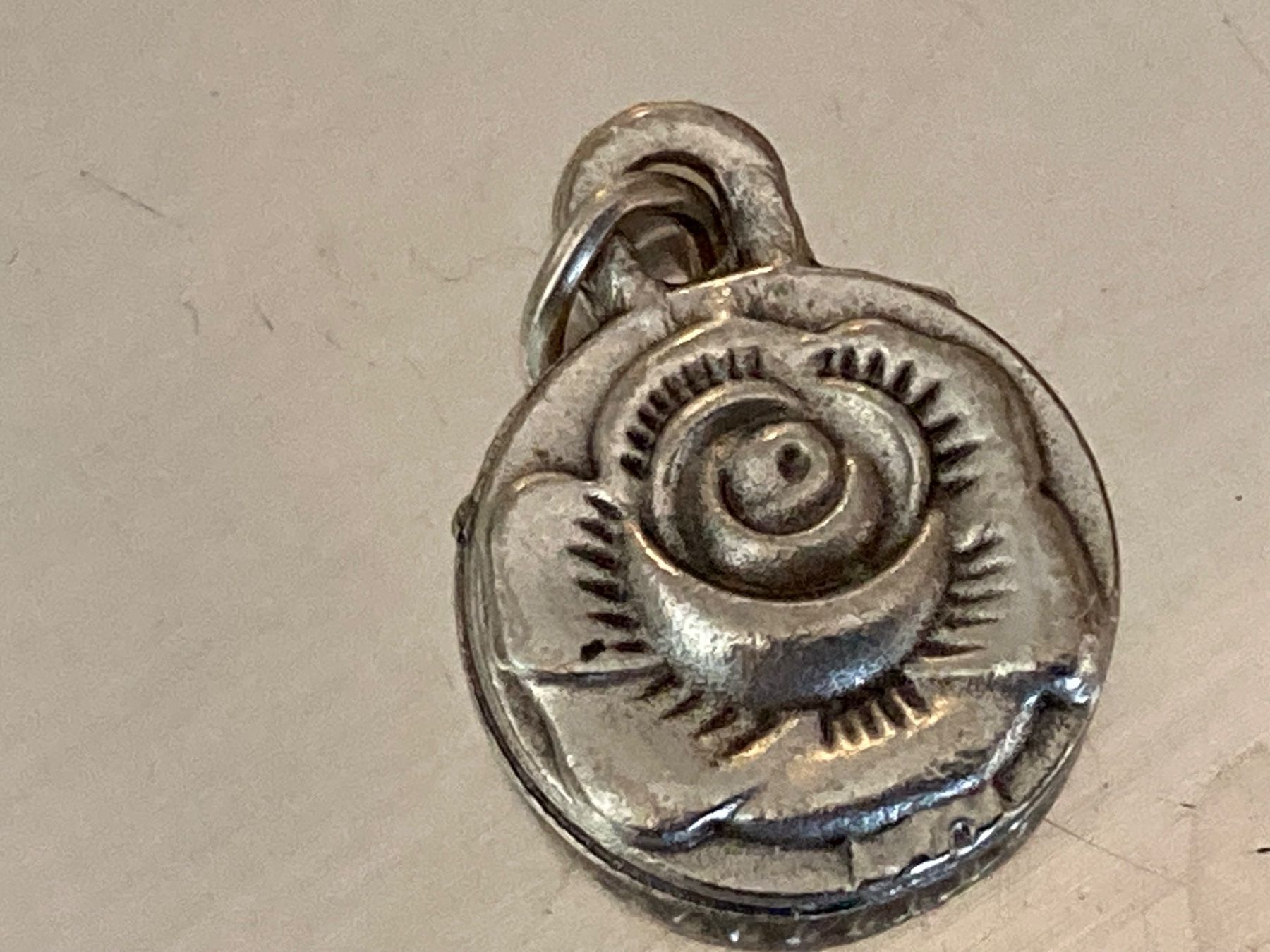 Altri gioielli: Amulette religieuse – Usato da Marly venduto da Antigona71 6