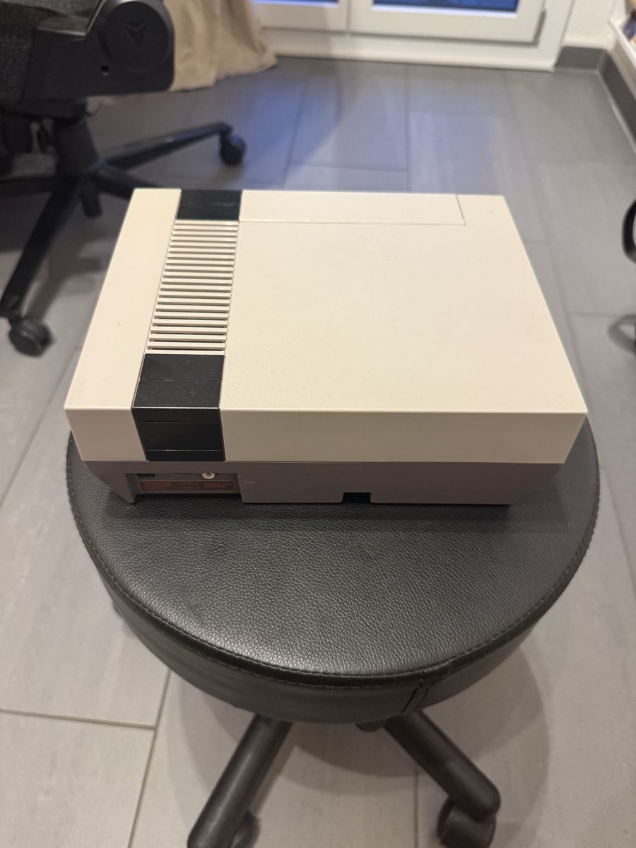 Nintendo Console: Nintendo Entertainment System Konsole mit Zubehoer – Usato da Emmenbrücke venduto da csimex01 1