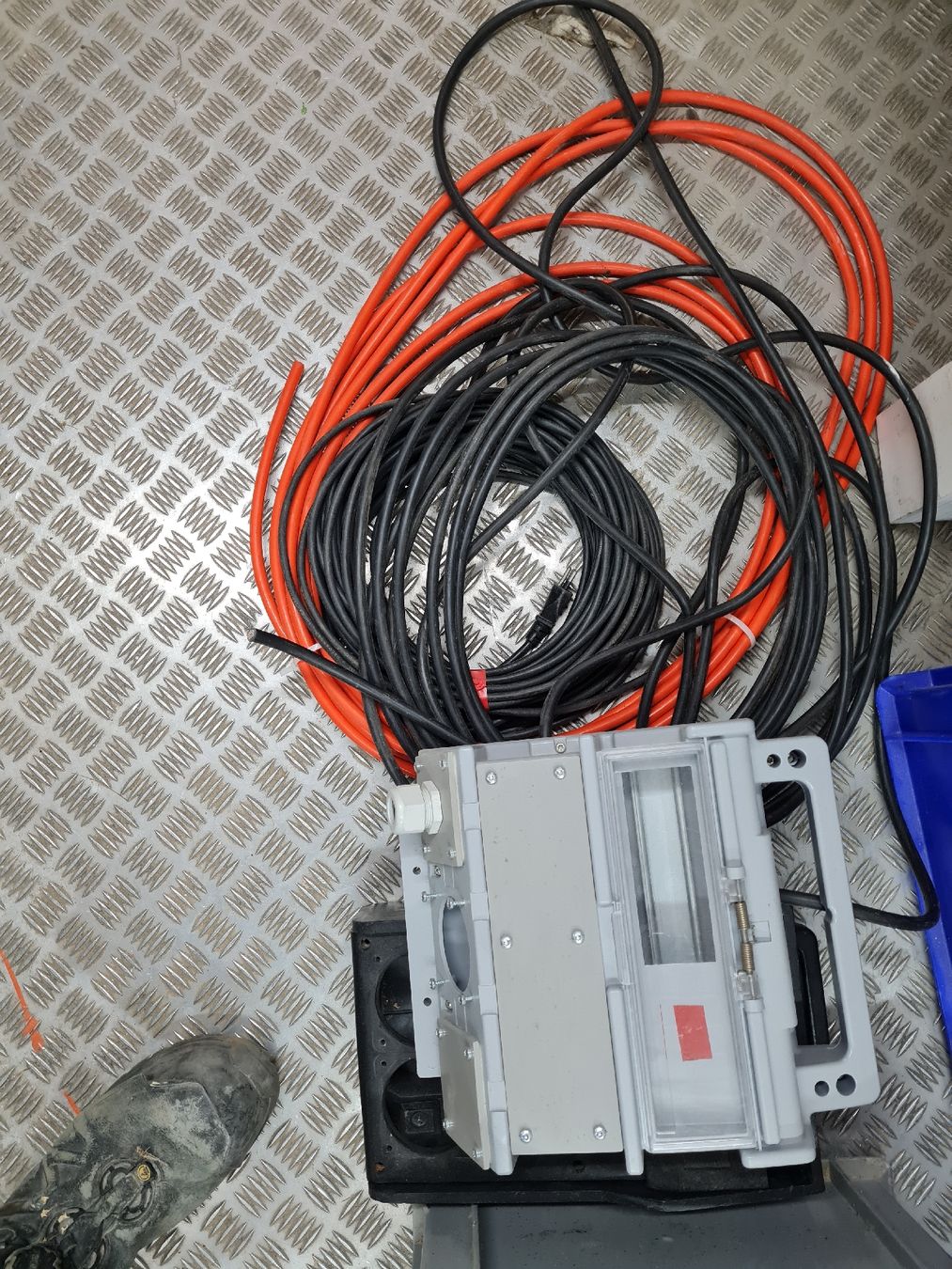 Alimentation électrique: divers matériels électriques  – D'occasion à Villarepos par jerjer22 2