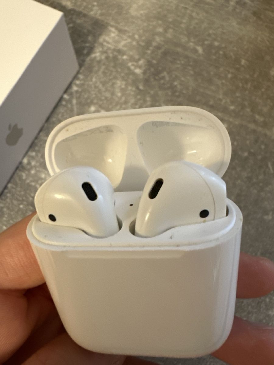 Apple Cuffie: Apple AirPods 2. Generation mit Ladecase gebraucht – Difettoso da Brugg AG venduto da muh_p2nc 1
