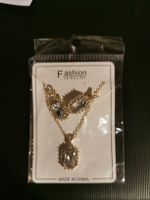 Neues Schmuckset mit Halskette und Ohrringen