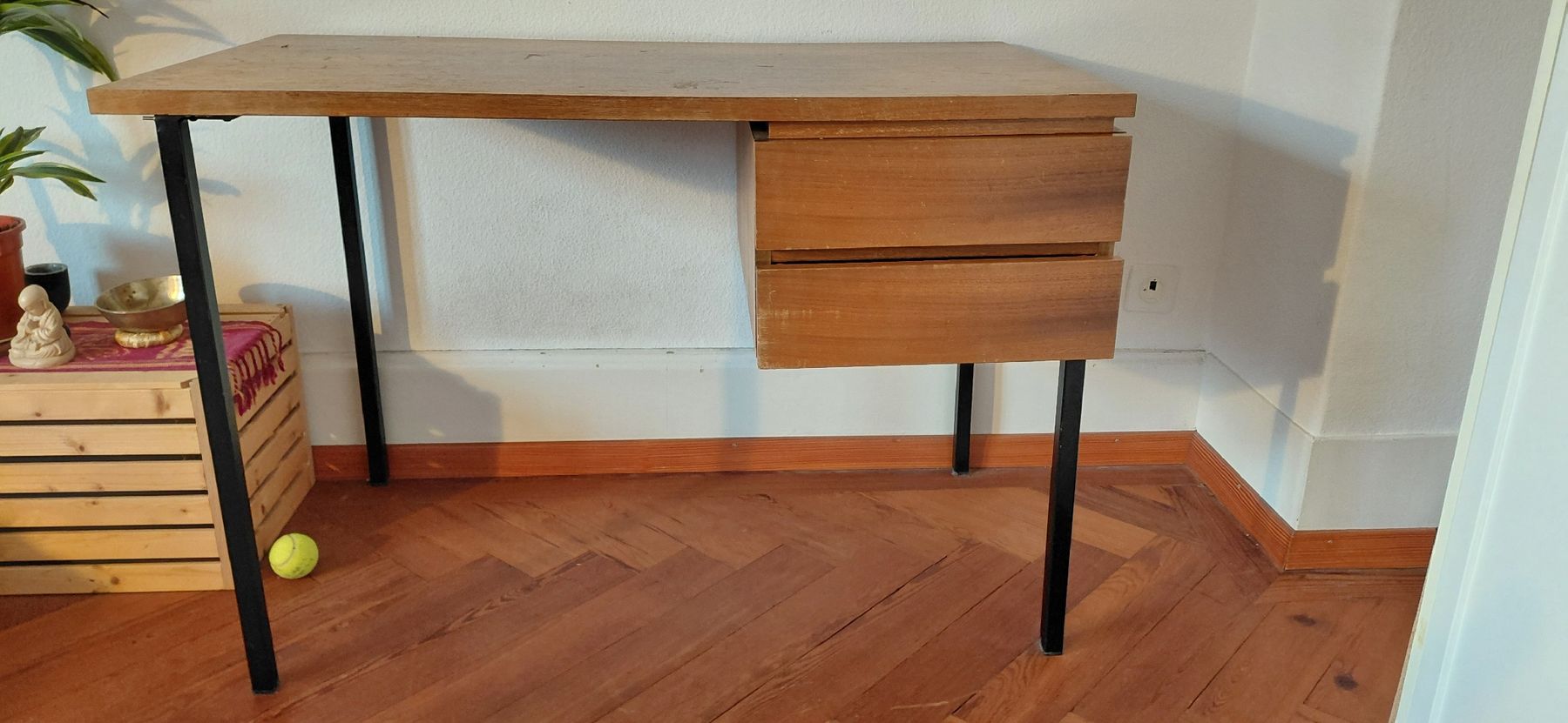 Schreibtische: Vintage Schreibtisch  – Gebraucht aus Bern von hufleroi