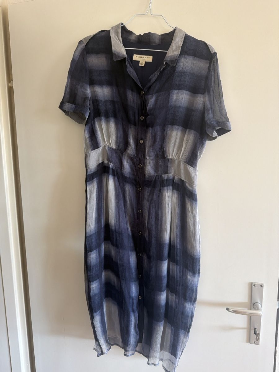Burberry Vestiti: Burberry Kleid 100% Seide  – Usato da Uster venduto da Ninii003