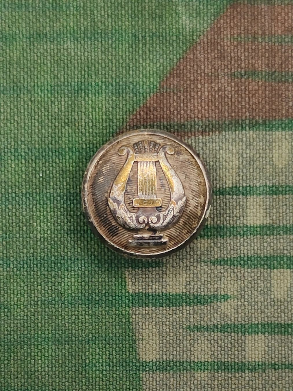 Uniformi: Uniformknopf Musik 16 mm – Usato da Bauma venduto da SwissMilitaria