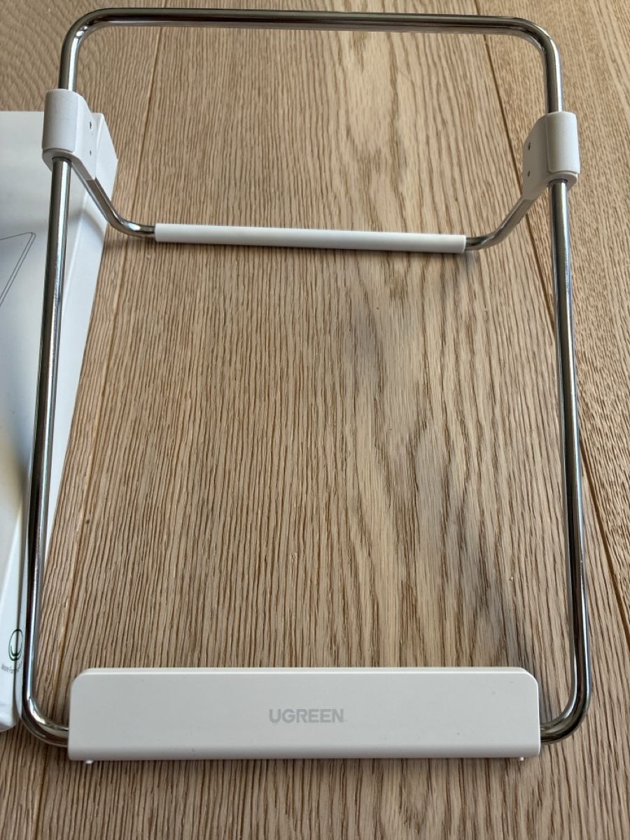 Ugreen Racks & Supports: UGREEN Desktop Laptop Stand Silber neu – Neuf avec emballage d'origine à Reinach BL par marisne