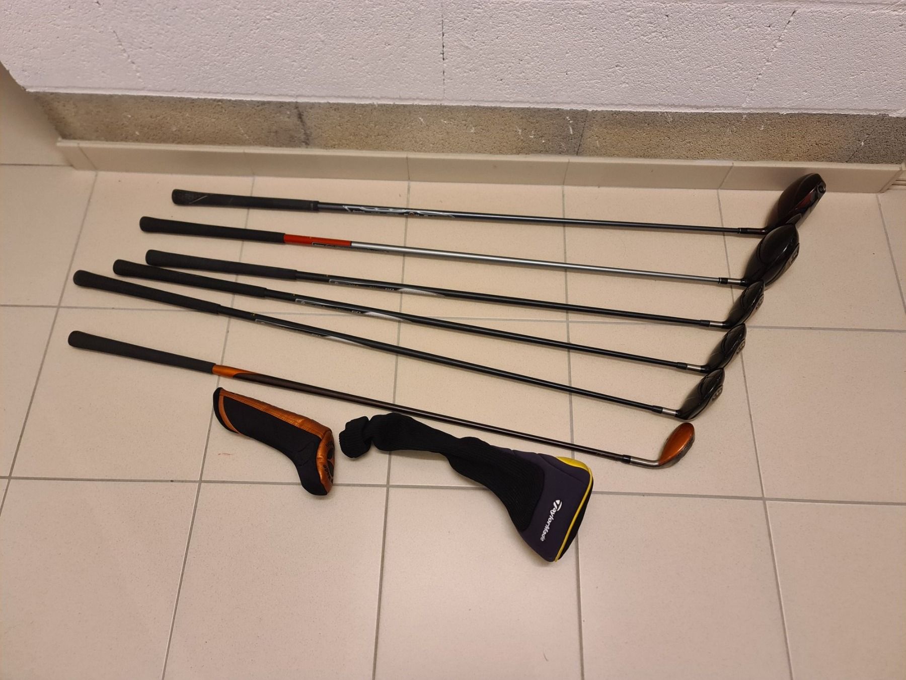 Taylor Made Schläger & Sets: TaylorMade Golf Set inkl. Tasche – Gebraucht aus Cugy von  7