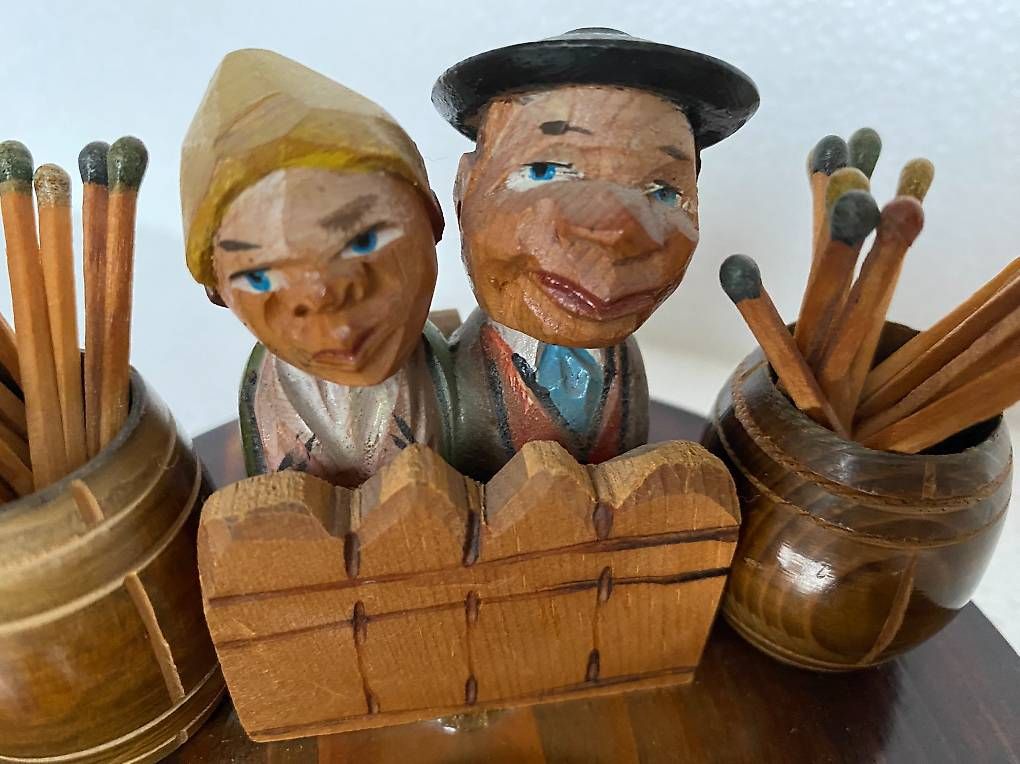 Sculptures & Statues: Antike handgeschnitzte Rauchergarnitur  – Neuf avec emballage d'origine à Berg TG par Electrolux23 1