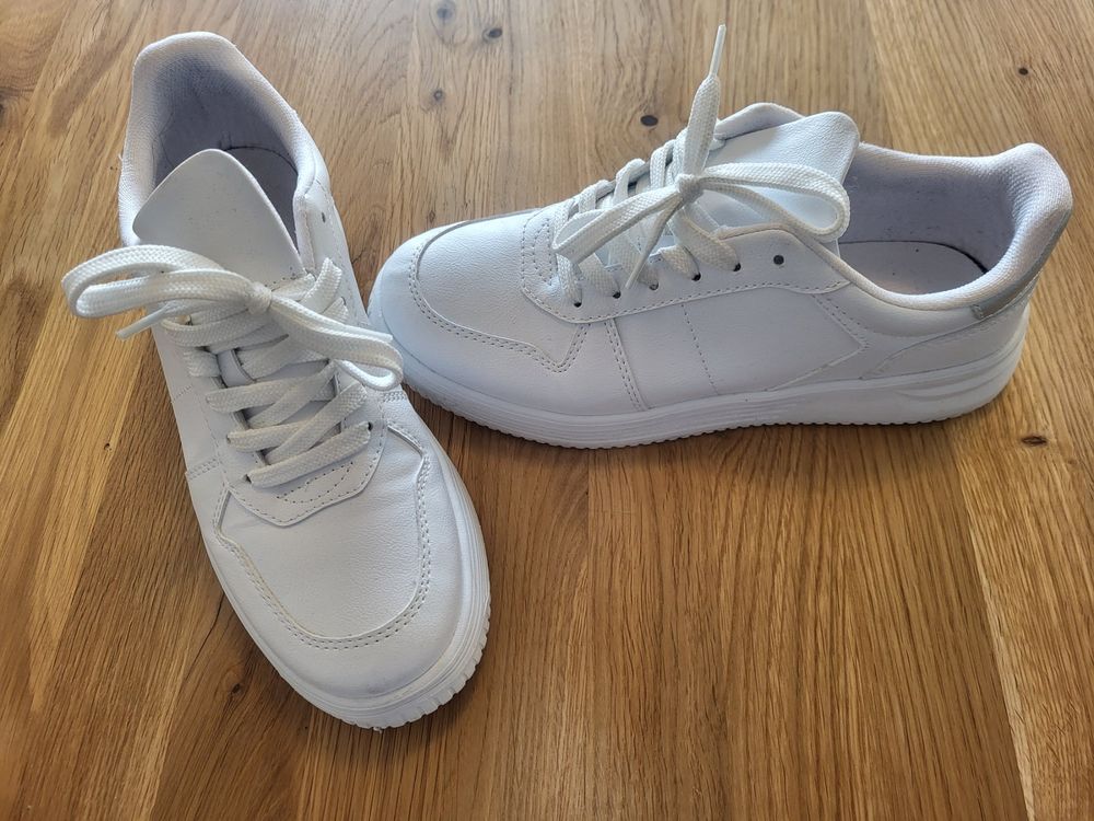 Graceland Chaussures femmes: Sneakers weiss, Graceland, Grösse 39 – Neuf (Voir description) à Wetzikon ZH par Babzee4