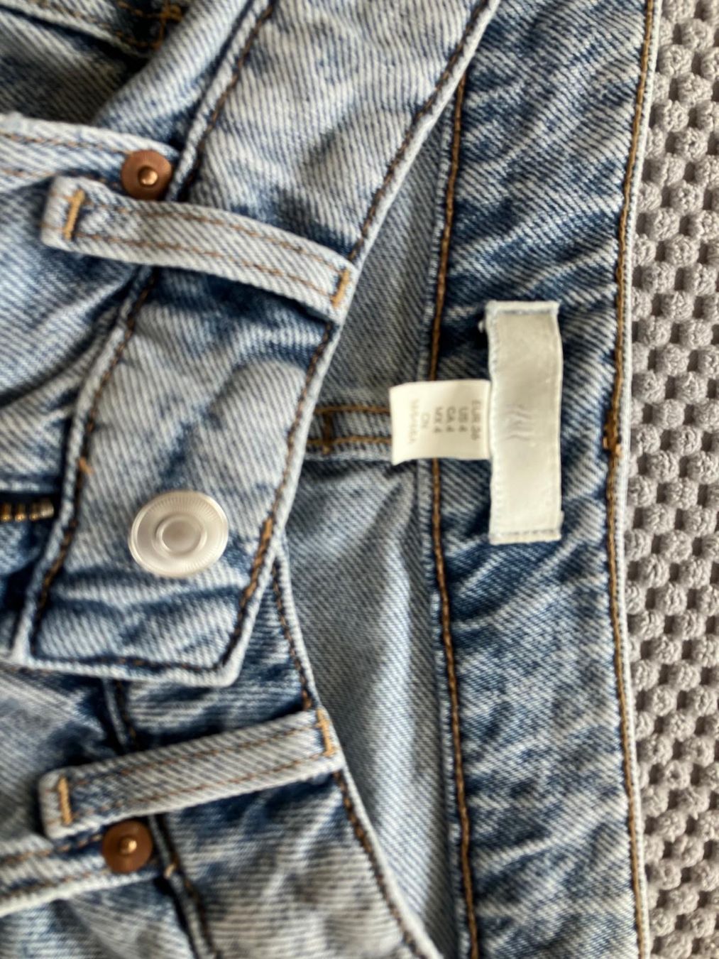 H&M Jeans: H&M Jeans Grösse 36 – Usato da Allenwinden venduto da Obalu 1