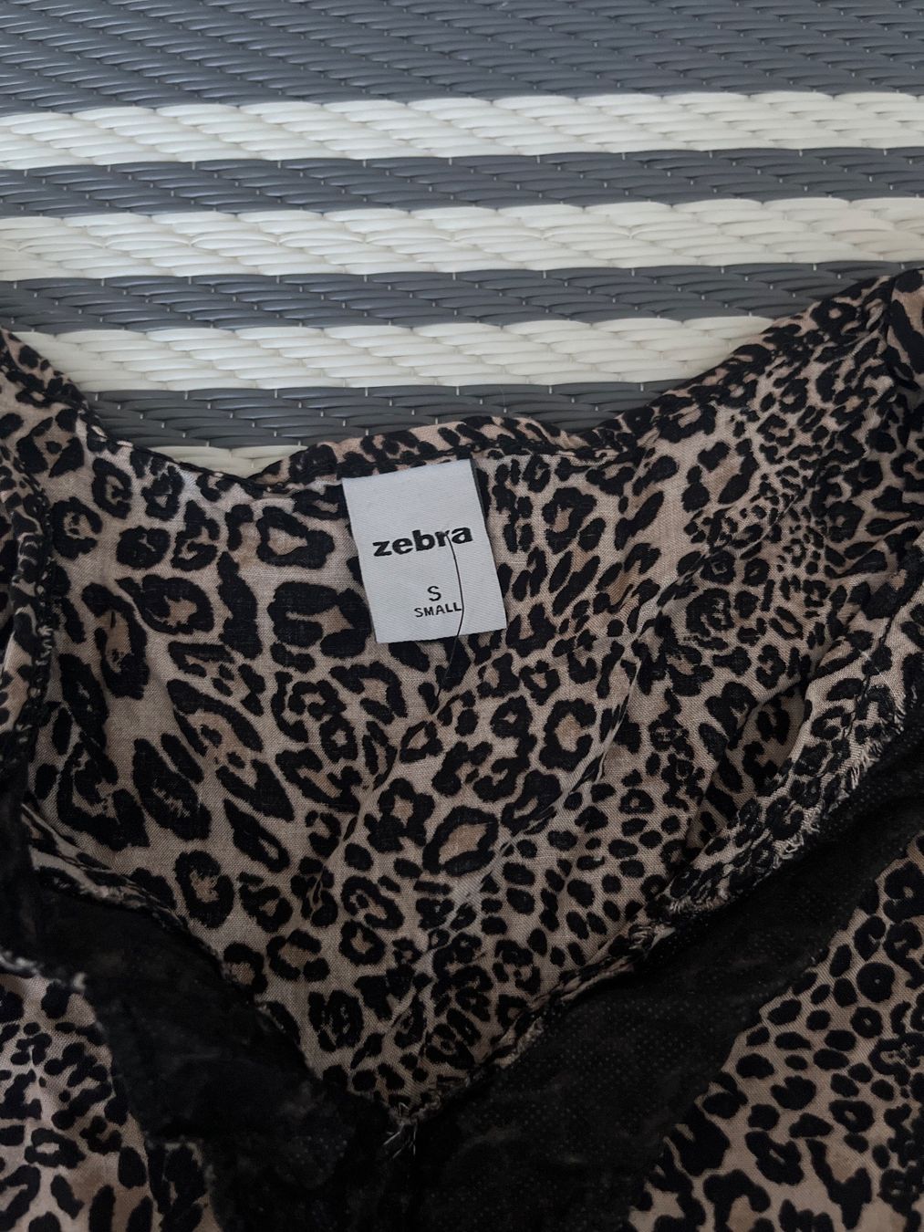 Zebra Top: Blouse motif guépard ZEBRA – Usato da Le Locle venduto da Mayd_h 4