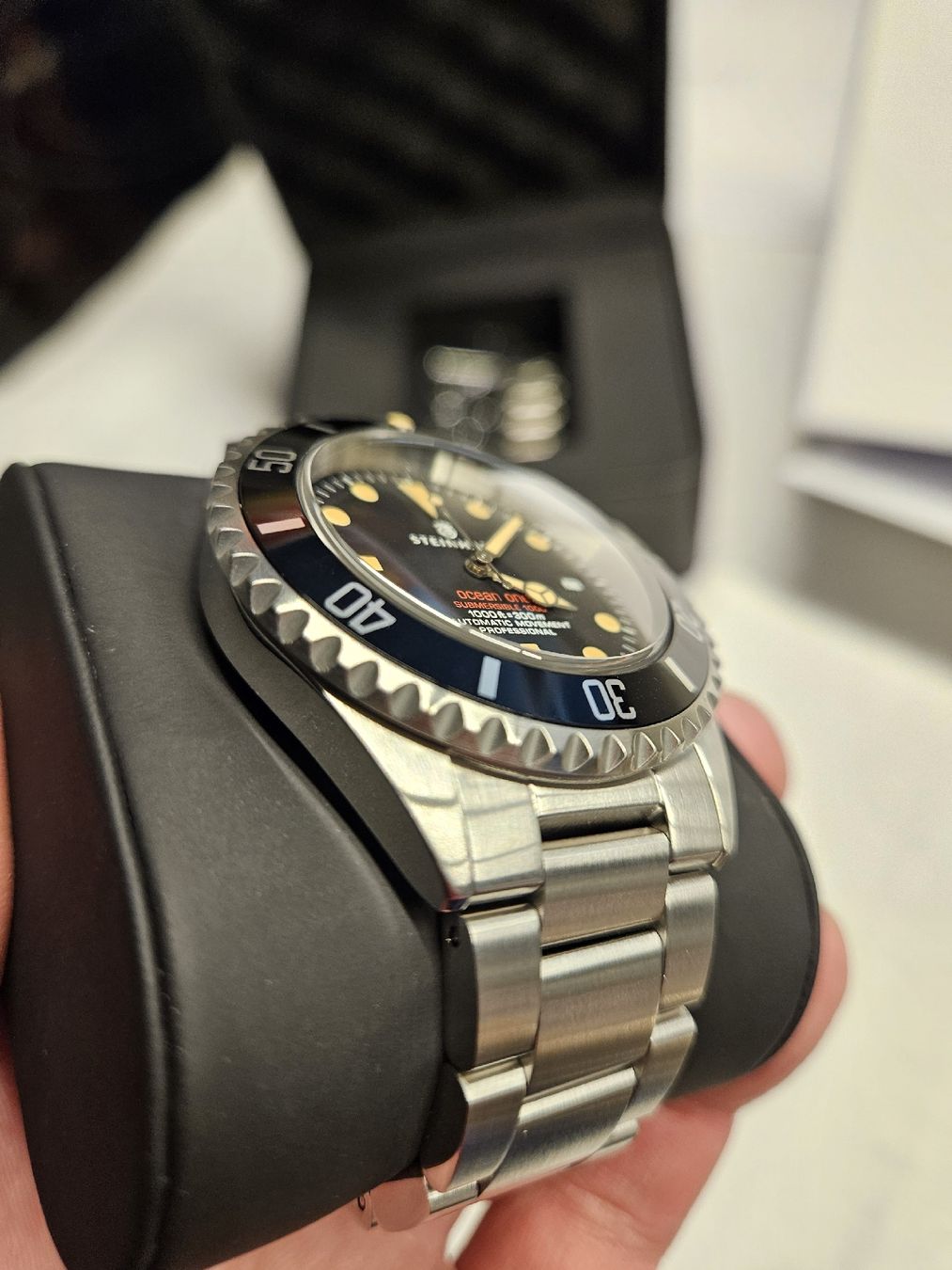 Steinhart Orologi: Steinhart Ocean One RED – Nuovo e nell'imballaggio originale da Bern venduto da XHP 4