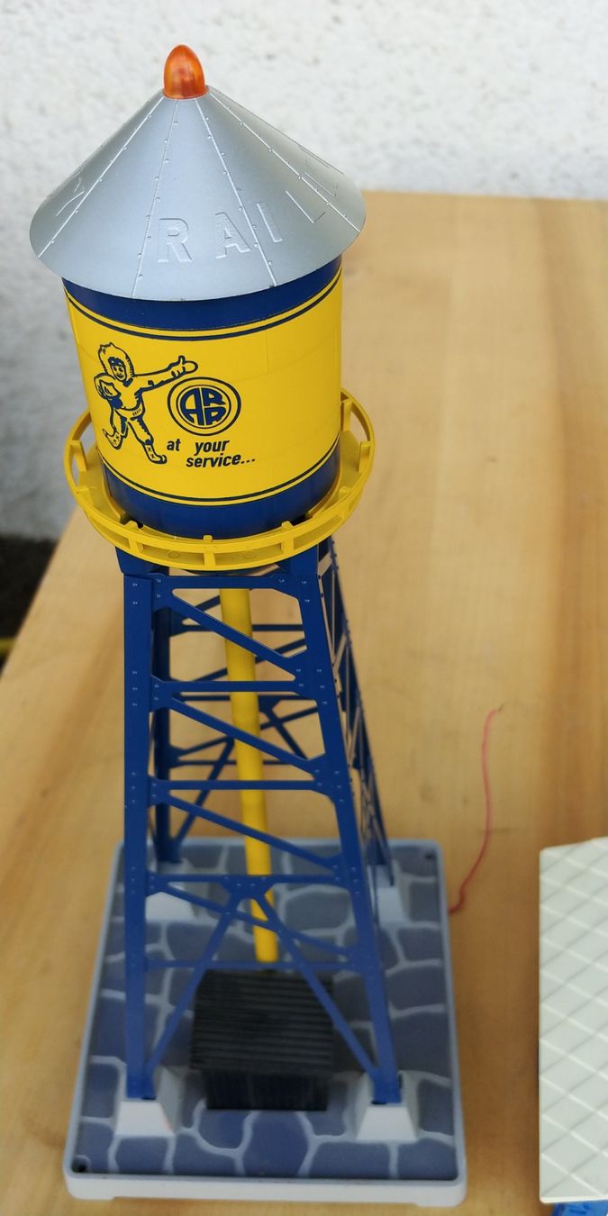 Modelleisenbahnen: MTH Wasserturm mit Häuschen O – Gebraucht aus Waltenschwil von Ardnas007 1