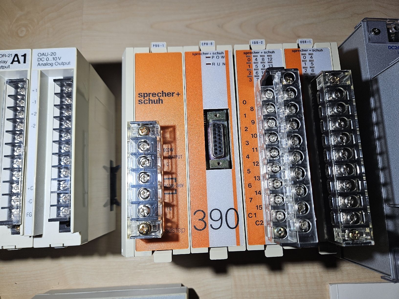 Sprecher + Schuh Elektronikbauteile: Sprecher+Schuh SPS Steuerung Sammlung – Gebraucht aus Kölliken von 7-ELEVEN 2