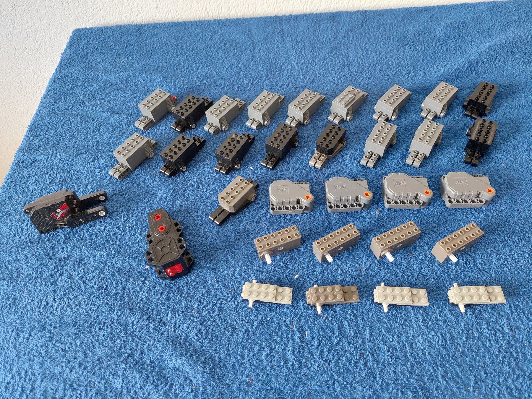 Lego Kit di costruzioni: Lego Technic Verschiedene Aufzugmotoren – Usato da Altenrhein venduto da schalumpfi