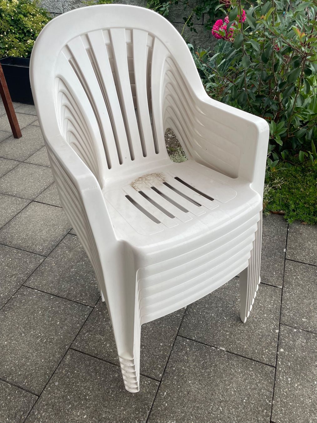 Stühle: 7 Gartenstühle ab 1.- – Gebraucht aus Wetzikon ZH von Val-Val1