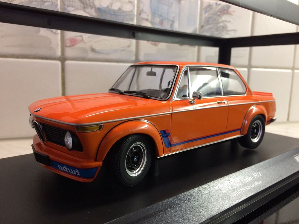 BMW 2002 TURBO 1973 BLANCO MCG 18408R 1:18 COCHE DE