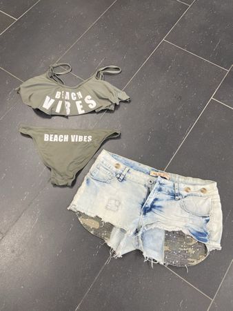Bikini-Oberteil und Jeansshorts Damen Grösse S guter Zustand