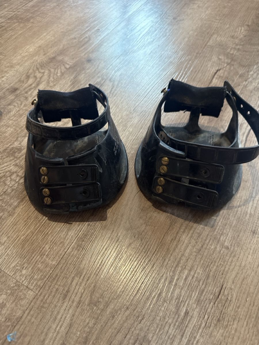 Scarpe per cavalli: Scoot Boot Hufschuhe Grösse 4 gebraucht – Usato da Ebersecken venduto da Dijkie