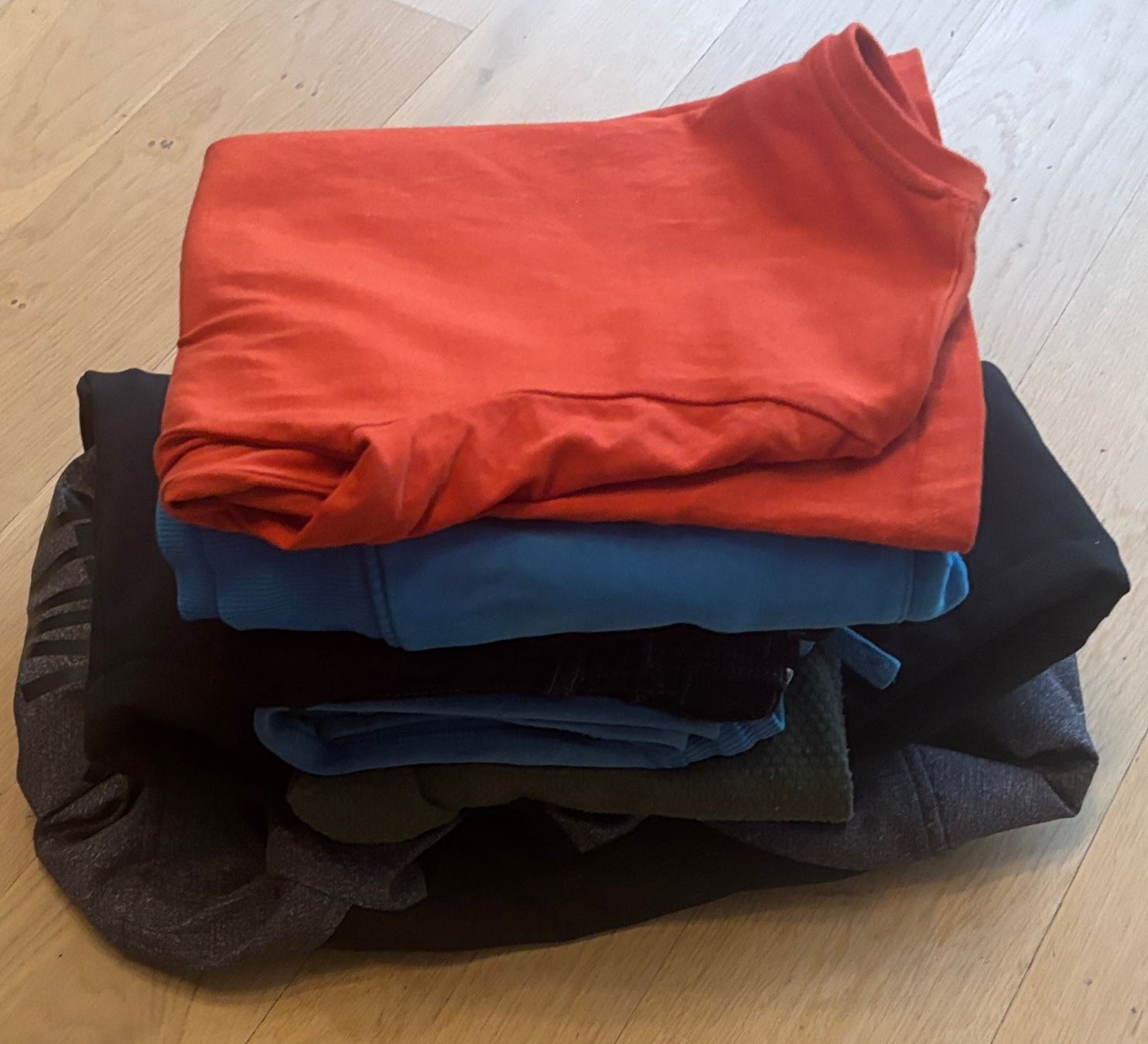 Kleiderpakete & -sets: Kleiderpacket 6 Stk, Gr. 140, Jungen – Gebraucht aus Zürich von pisamun 1