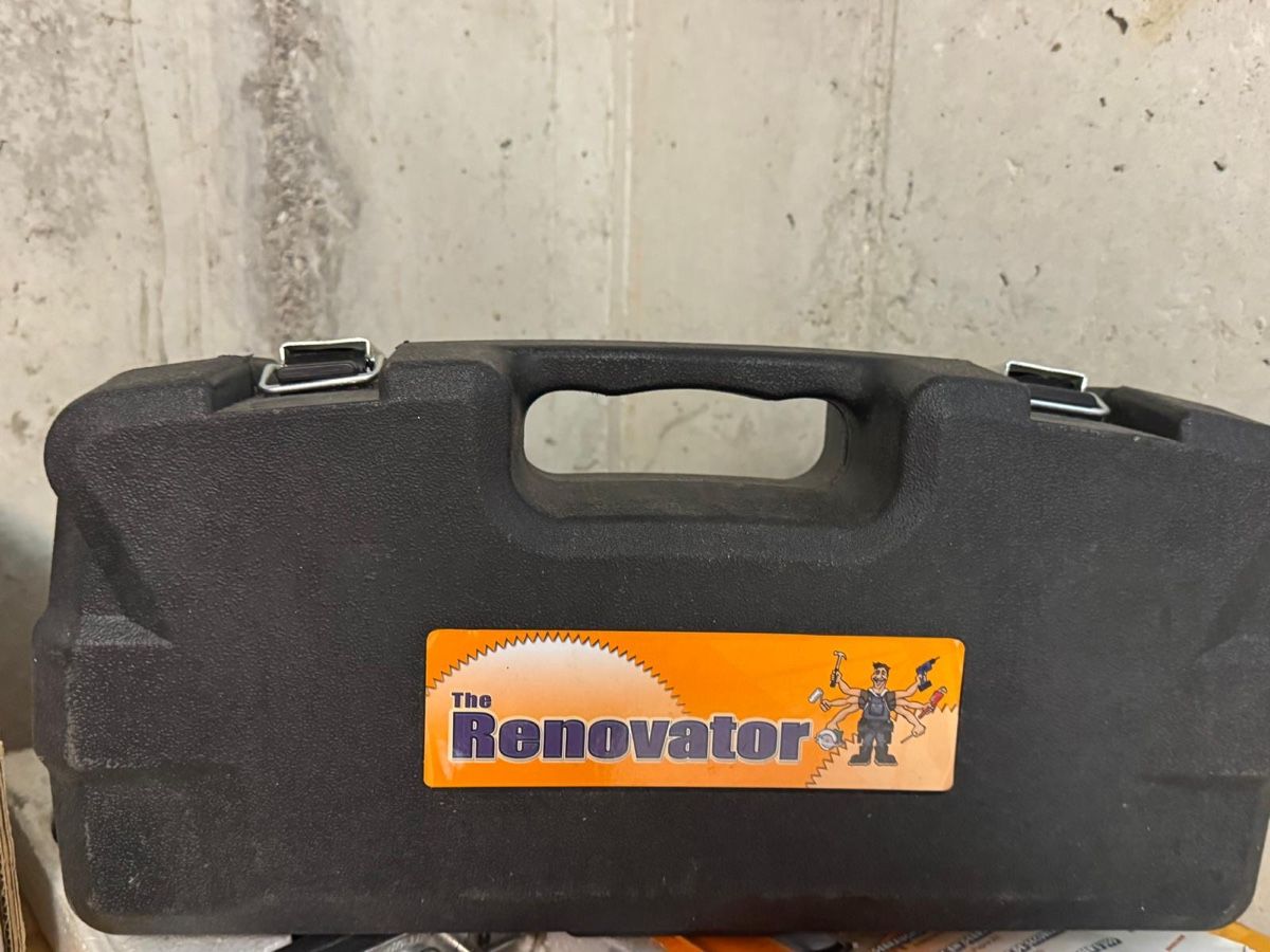 Toutes les machines: Renovator mit Zubehör  – D'occasion à Maisprach par 4464 1