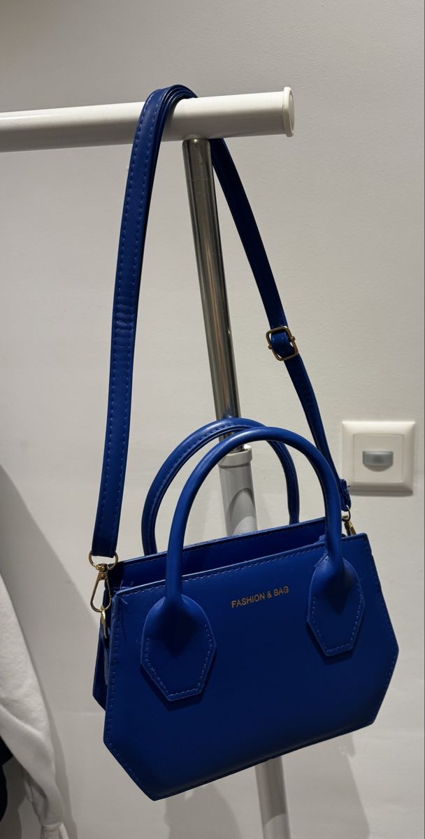 Borse da donna: Blaue Handtasche NEU! – Nuovo (secondo la descrizione) da Hunzenschwil venduto da Tara_B 1
