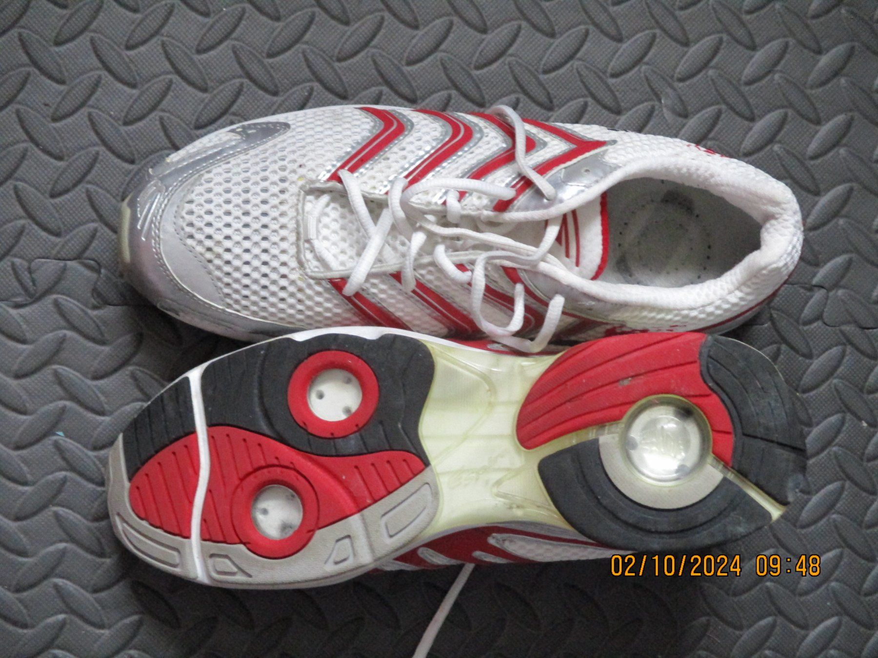 Scarpe da uomo: SPORTSCHUHE GR. 45.5 – Usato da Safenwil venduto da universum78 1