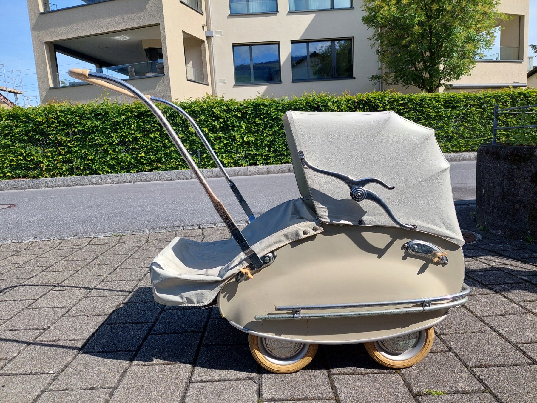 Wisa Gloria Carrozzine: Vintage Kinderwagen "Visa Gloria" – Usato da Lachen SZ venduto da Manuela76
