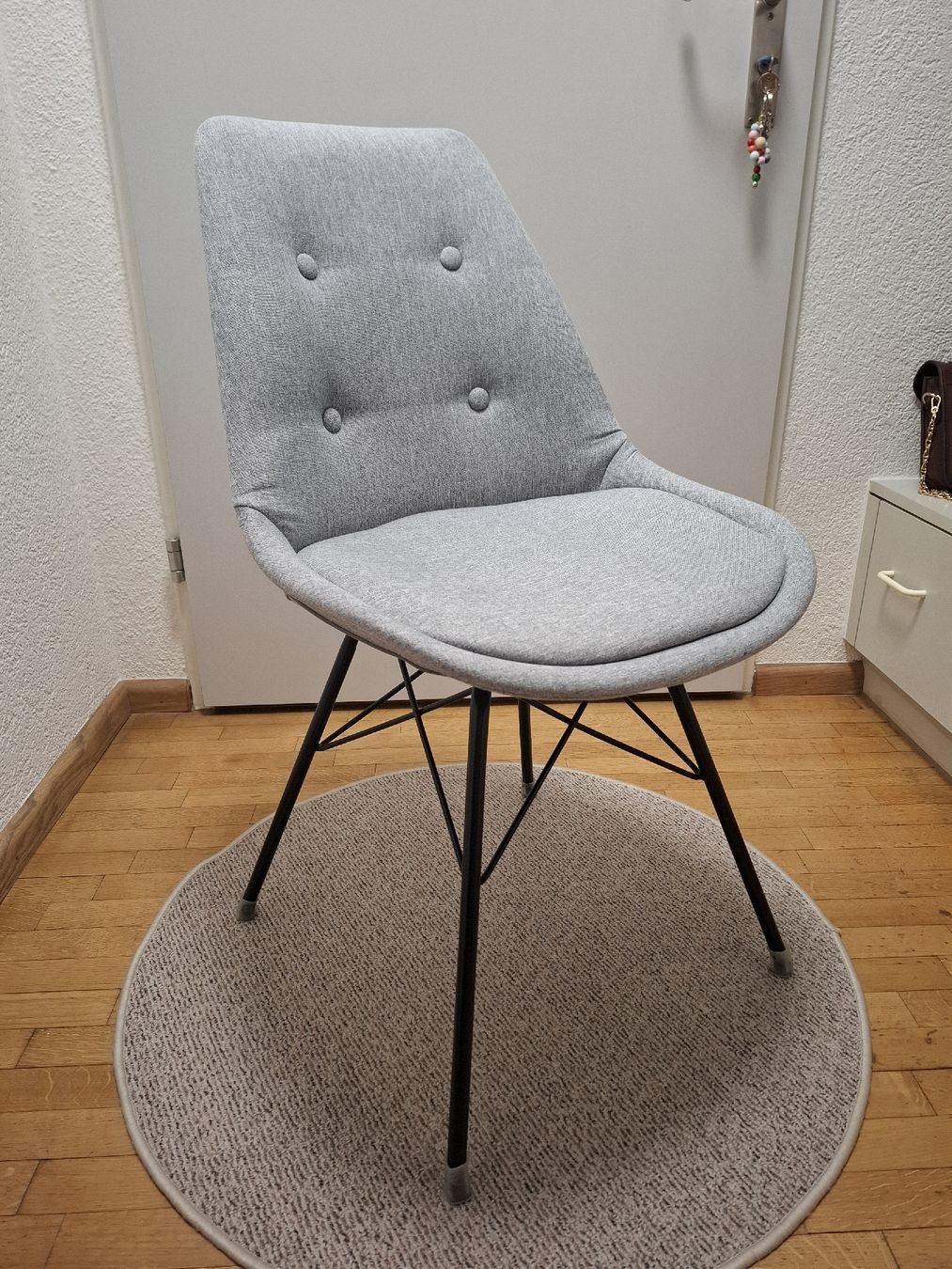 Stühle: 6 Esszimmer-/Küchenstühle – Gebraucht aus Effretikon von PokeDeki