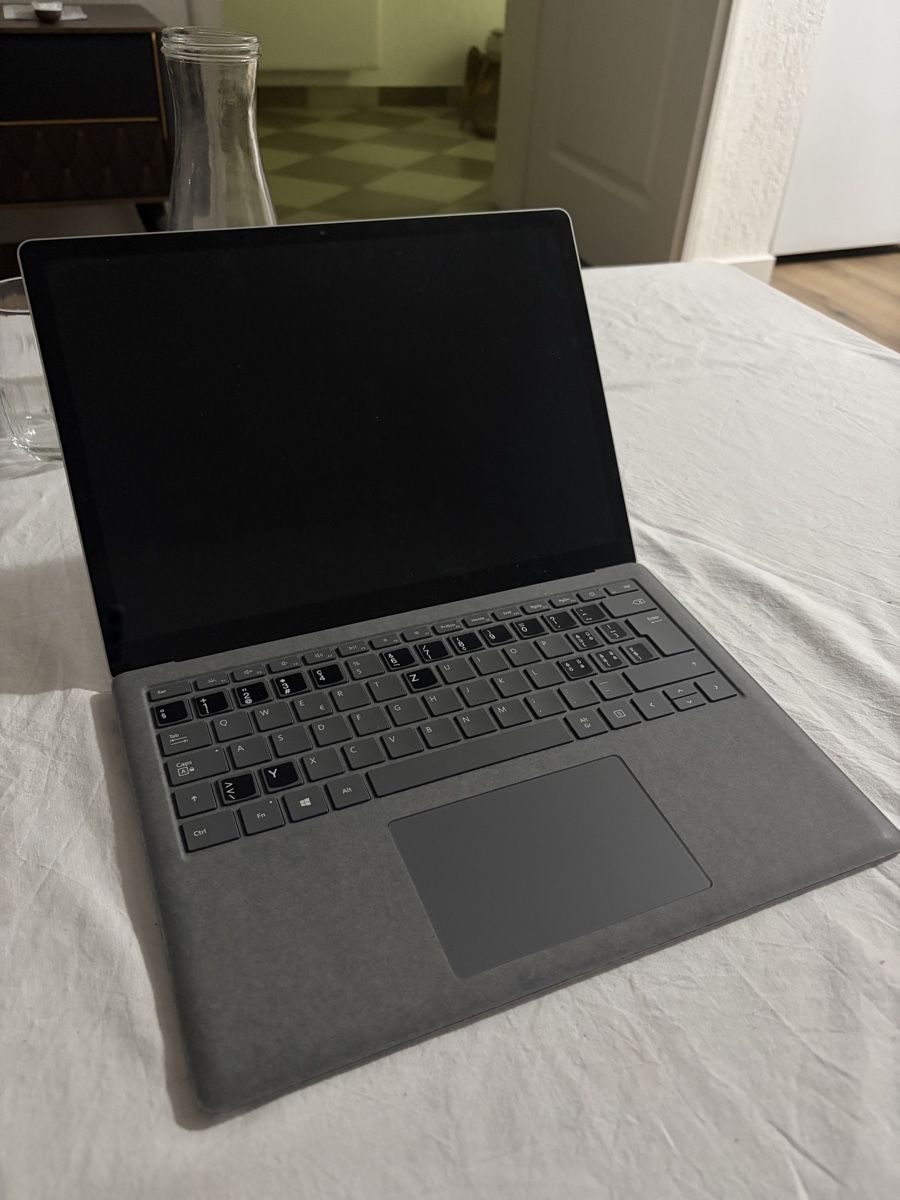 Microsoft Notebooks: Microsoft Surface Laptop 4 mit Touchscreen 16 GB RAM – Gebraucht aus Romanshorn von Monte.