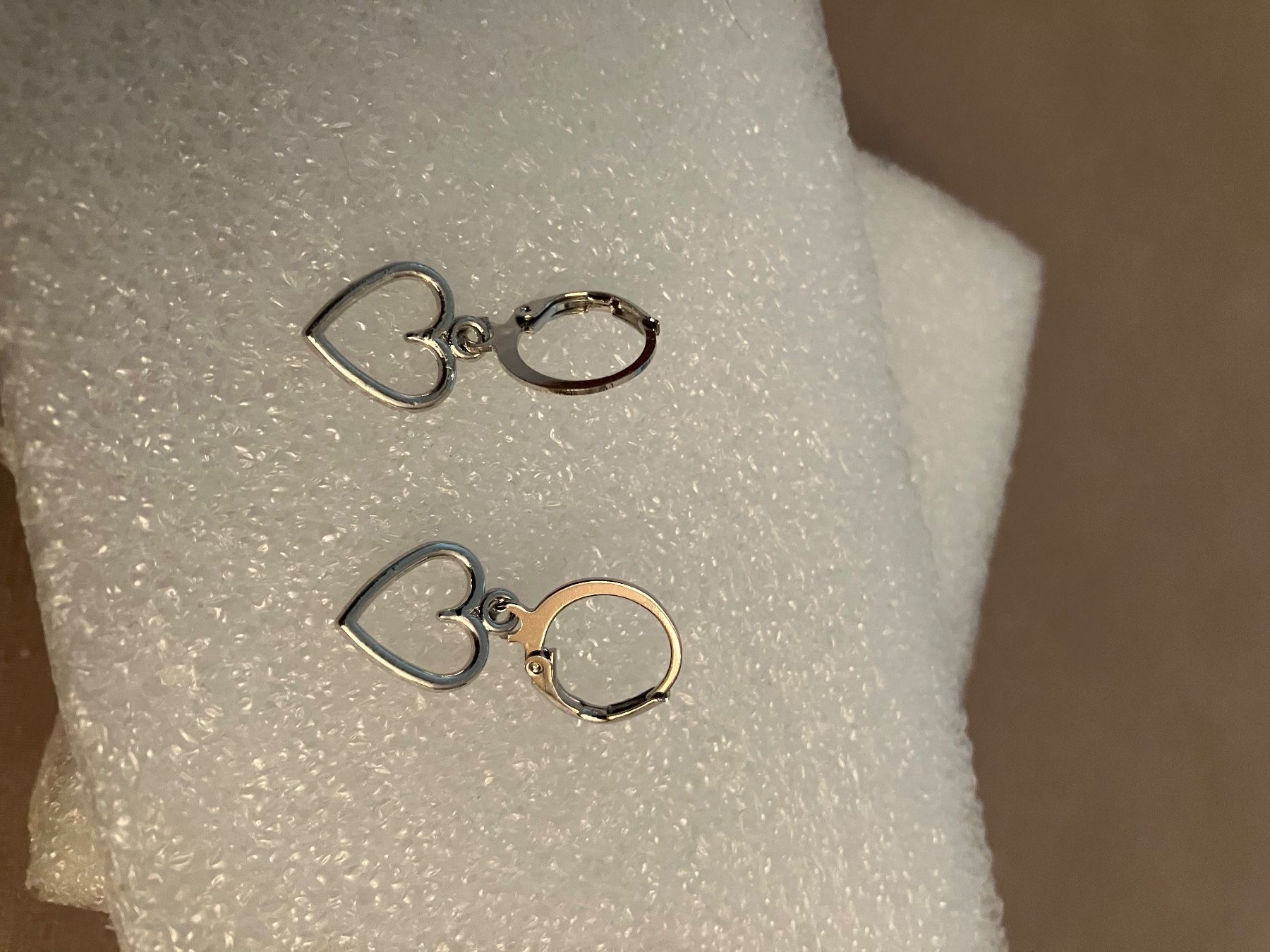 Ohrringe & -stecker: Schöne silberfarbene Herz Ohrhänger, Vintage Boho Style, – Gebraucht aus Affoltern am Albis von Dlotti 1