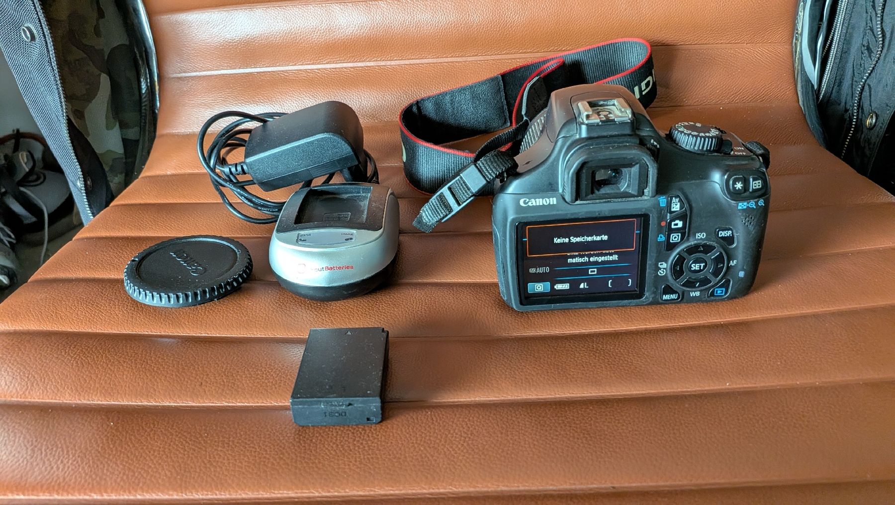 Canon Fotocamera: Canon EOS 1100D Spiegelreflexkamera mit Zubehör – Usato da Wengi b Büren venduto da pel_7xtg