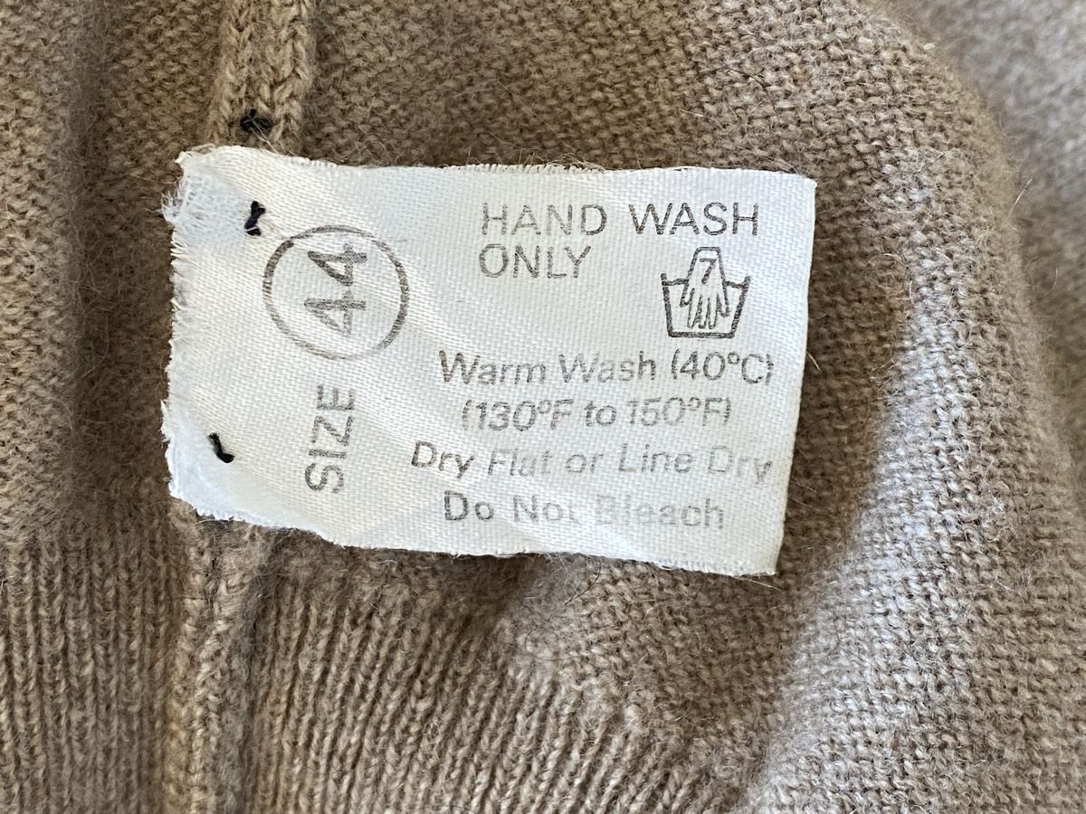 Scott Maglioni & Felpe: Pullover Peter Scott Kaschmir beige Grösse 44 – Nuovo (secondo la descrizione) da Buochs venduto da H16 8