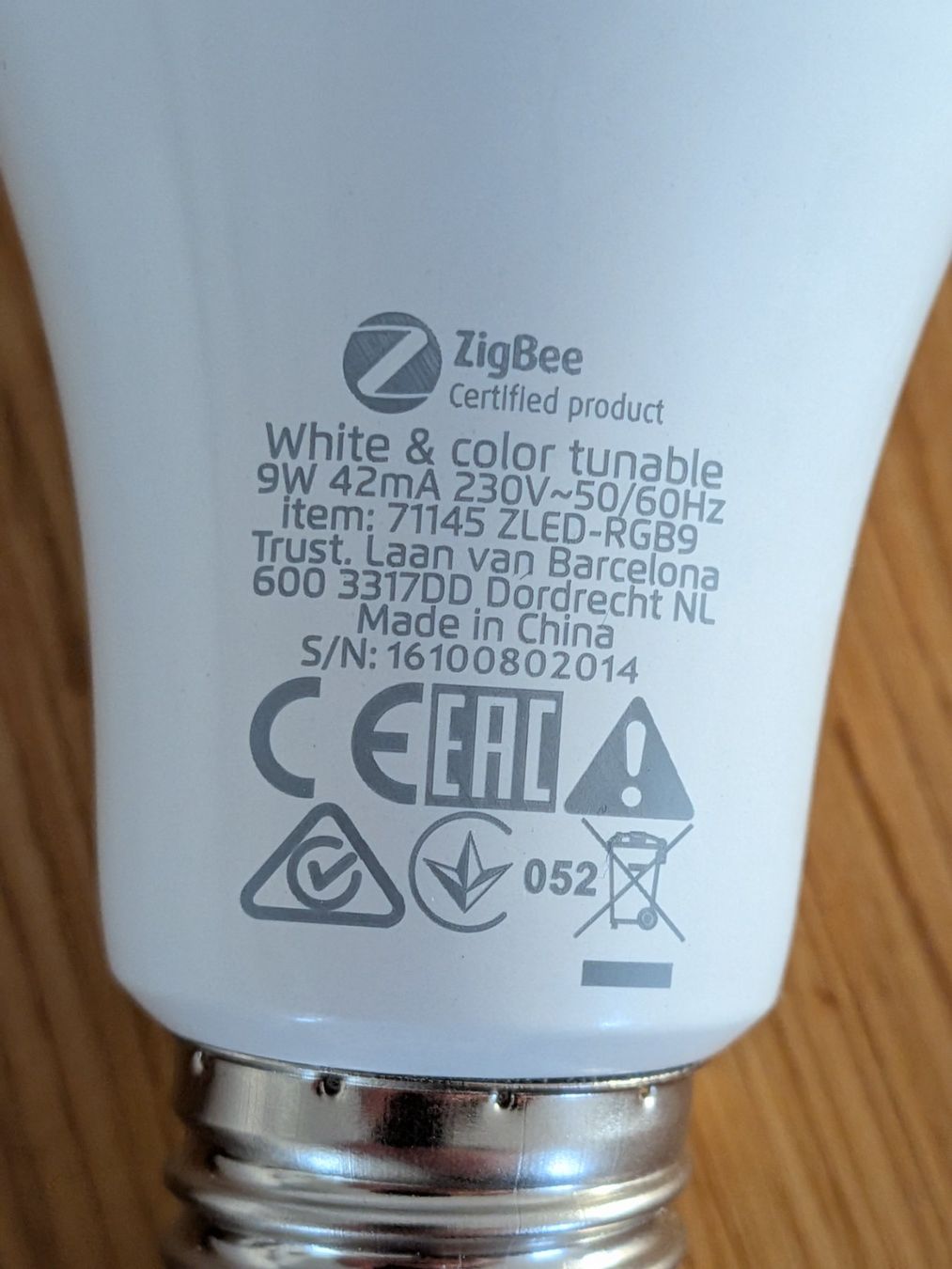 Lampade: 4x Trust ZigBee (E27) Smart Lampe, Farbwechsel, inkl. Hub – Usato da Lotzwil venduto da Breakray 2
