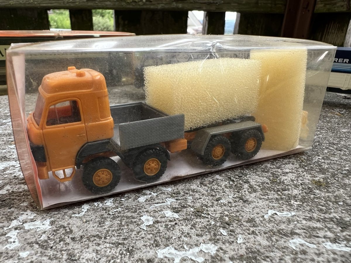 Roskopf Kit di modellismo & Modellini statici: Saurer LKW Modelle 1/87 – Usato da Obfelden venduto da Moscheli 3